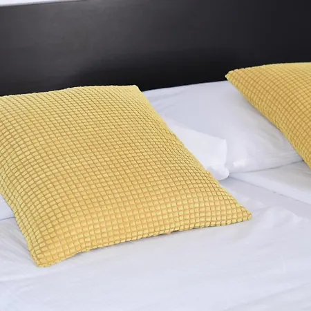 Charming Stone House In Old Town شقة