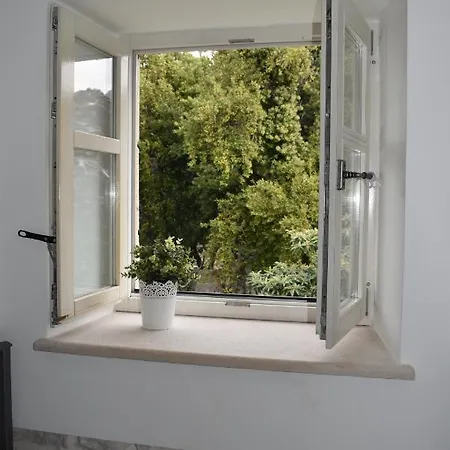 Charming Stone House In Old Town *