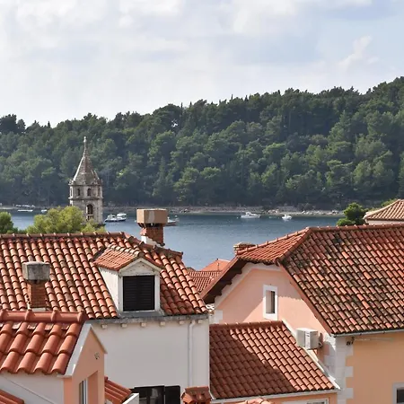 Charming Stone House In Old Town شقة