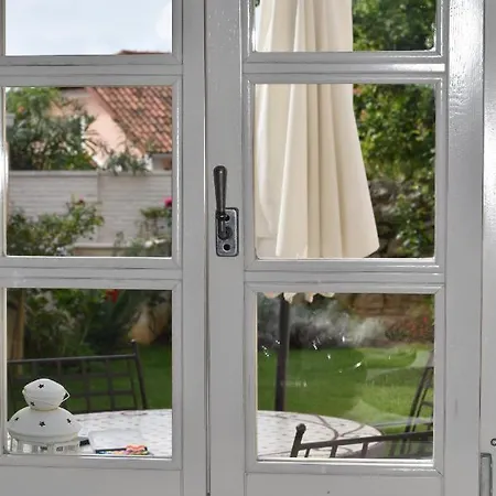 Charming Stone House In Old Town شقة تْسافتات