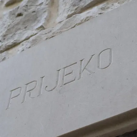 Charming Stone House In Old Town アパート