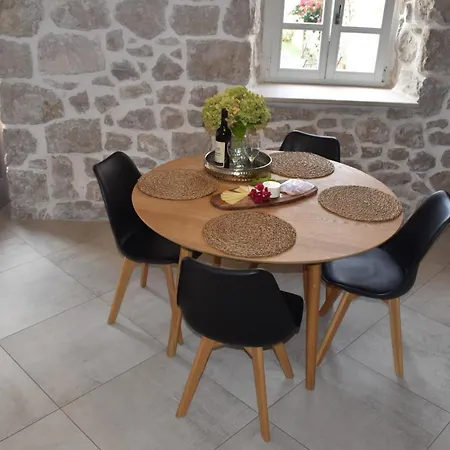 Charming Stone House In Old Town *