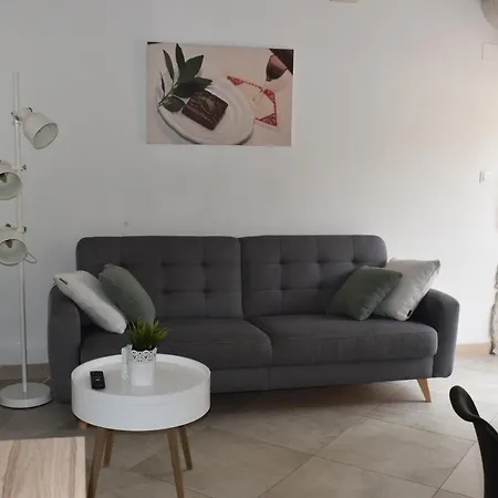 Charming Stone House In Old Town アパート ツァヴタット