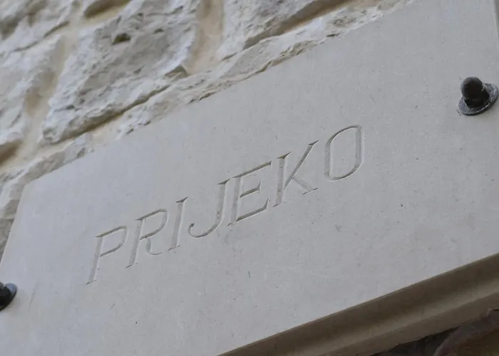 Charming Stone House In Old Town Apartment