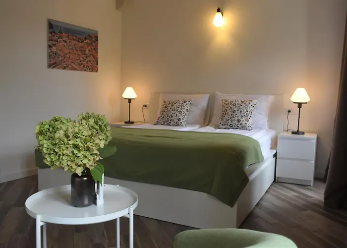 Apartment Charming Stone House In Old Town