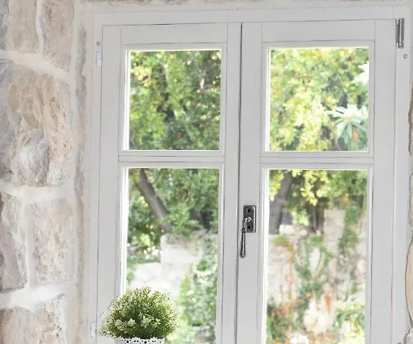Apartment Charming Stone House In Old Town