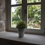 Charming Stone House In Old Town Apartamento